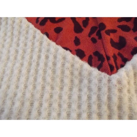 Lovely Melody Waffle Sweater Medium white v-neck animal print thermal fuzzy - Picture 6 of 10